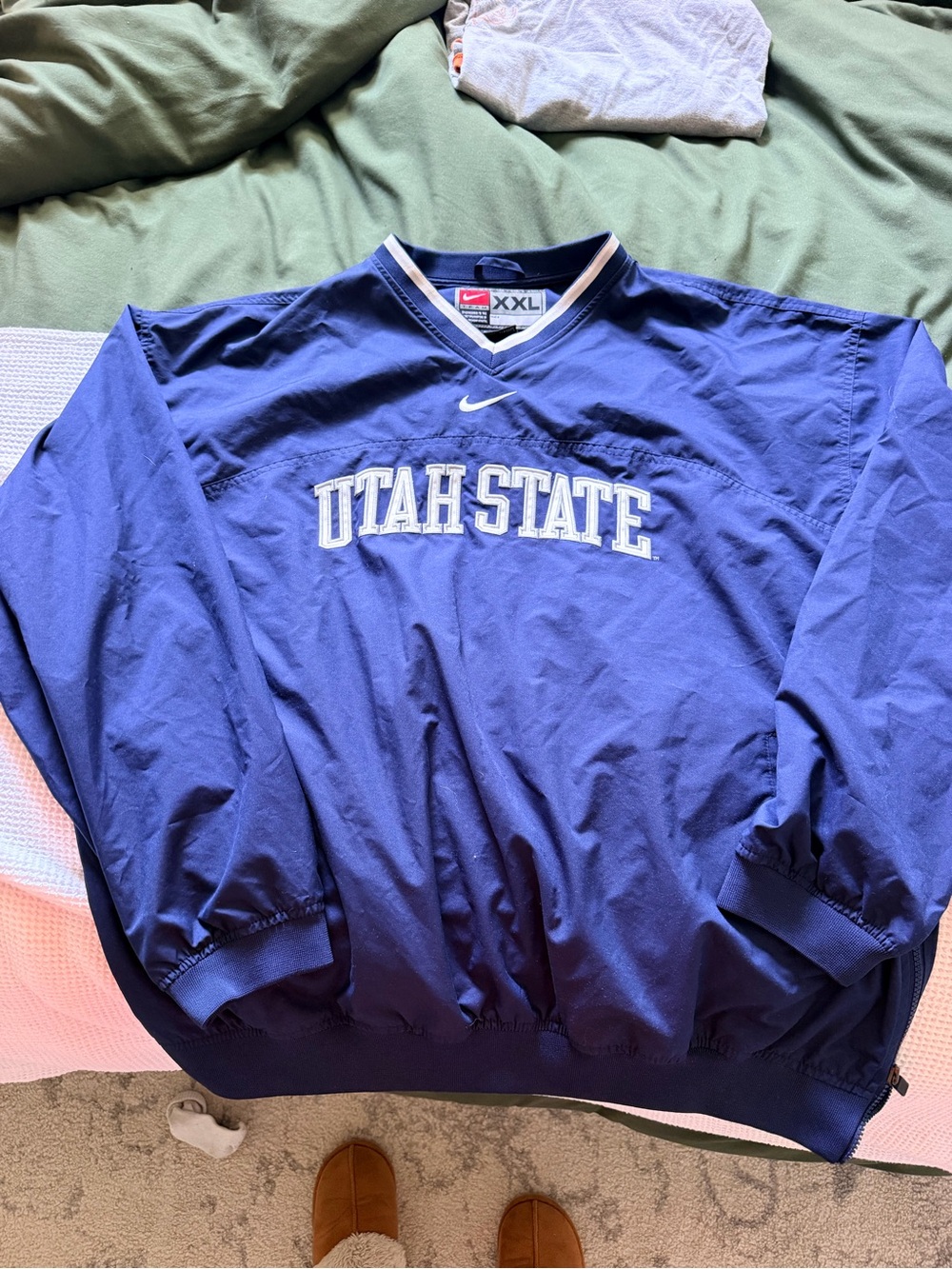 Nike Navy and White Pullover Windbreaker